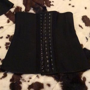 Waist trainer